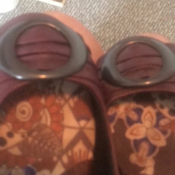 Boc Maroon Flats! - Picture 7 of 8